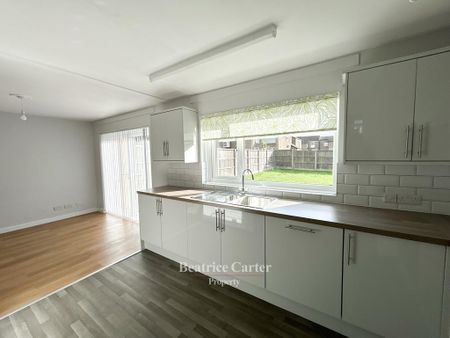 3 bedroom terraced house to rent - Photo 2