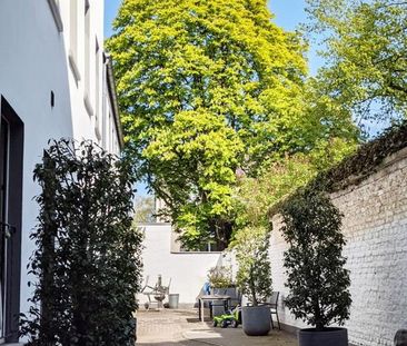 2 - Zimmer - Wohnung in gepflegtem Altbau, zentral gelegen - Photo 1