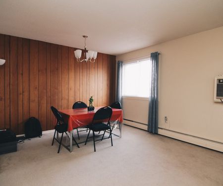 2755 - 31st Ave - 1 Bedroom - Photo 3