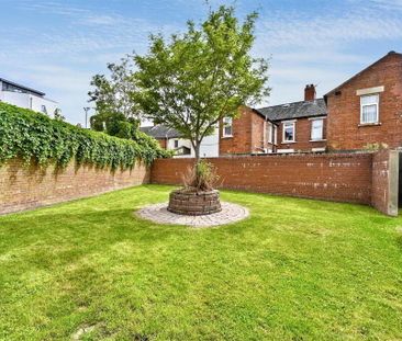 Apt 1, 39 Dundela Crescent, Belfast, BT4 3BN - Photo 1