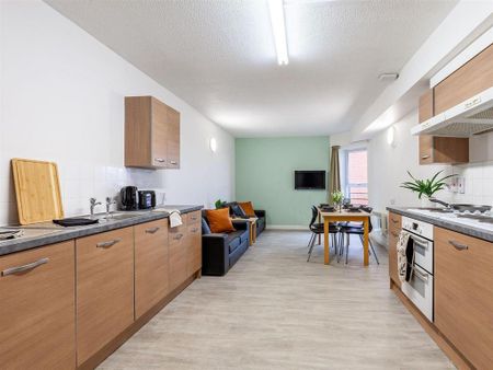 1 bedroom in a flat share to rent - Photo 5