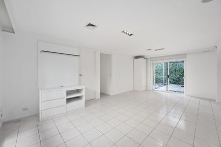 Fabulously family living moments to Caulfield Park - Photo 4