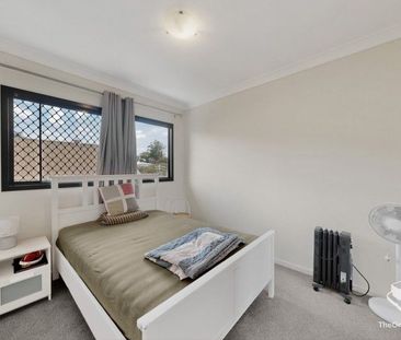 Furnished 2B2B Apartment at heart of Toowong - Photo 3