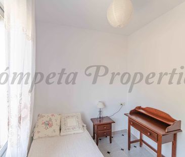 Apartment in Cómpeta, Inland Andalucia at the foot of the mountains - Photo 5