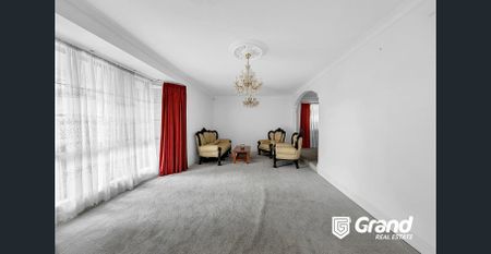 4 BEDROOM HOME IN A CONVENIENT LOCATION IN MILL PARK WITH FURNITURE ! - Photo 3