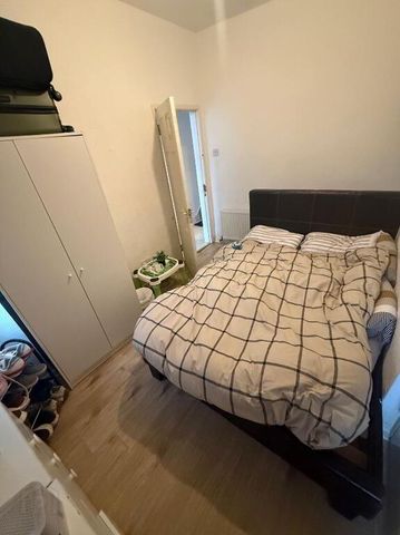 6 Edinburgh Street, Belfast, BT9 7DS - Photo 2