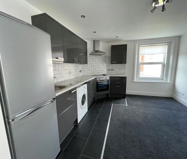 2 bedroom apartment to rent Wilmington Square, Eastbourne, BN21 - Photo 3