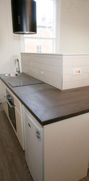 Studio to rent - Photo 1