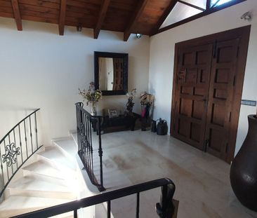 Detached Villa in El Rosario - Photo 3