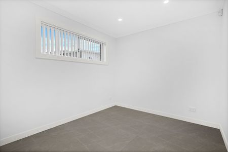 Modern Two Bedroom Flat - Photo 2