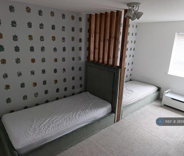 4 bedroom detached house to rent - Photo 5