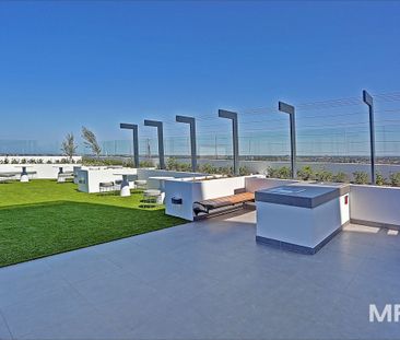 Large and light filled apartment that really hits 'The Marque!' - Photo 5