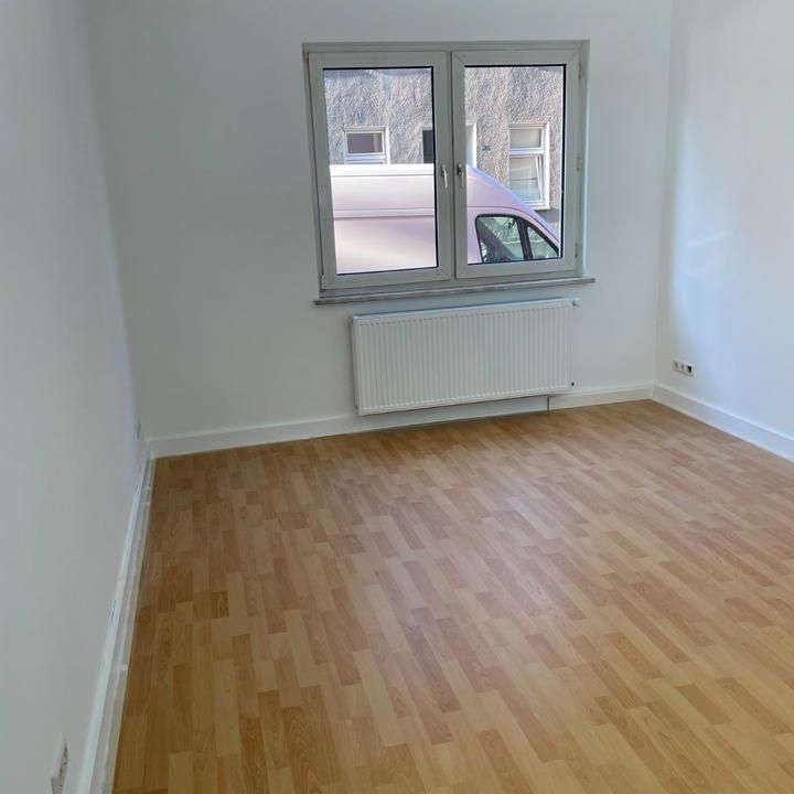 2,5 Zi EG mit Terrasse, Gartenanschluss, ruhige Seitenstrasse - Photo 1