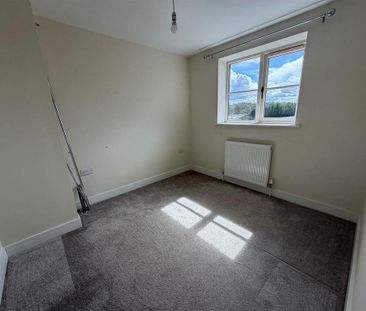 3 bedroom end of terrace house to rent - Photo 5