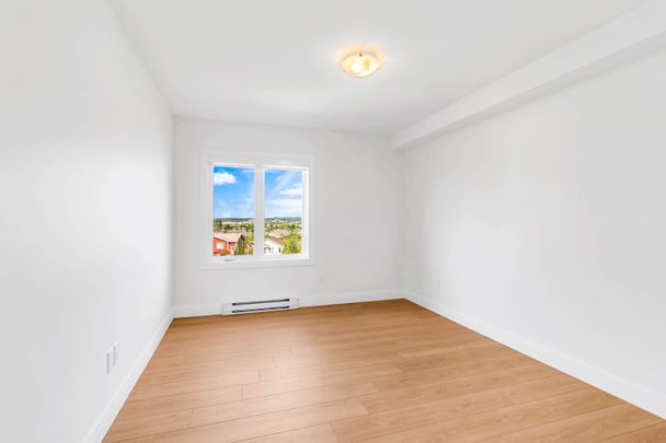 90 Runneymeade, E1B0W7, Riverview - Photo 1
