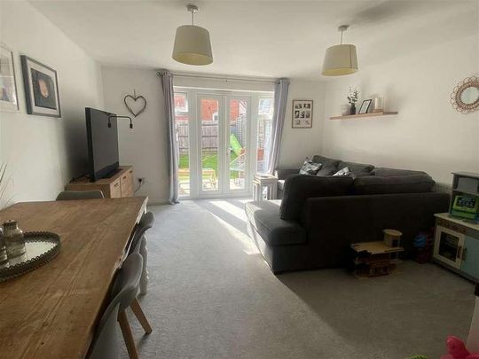 Heeks Crescent, Hilperton, Trowbridge, BA14 - Photo 1