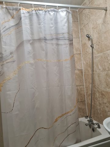 Room in a Shared House, Roman Road, E6 - Photo 5