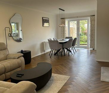 3 bedroom end of terrace house to rent - Photo 2