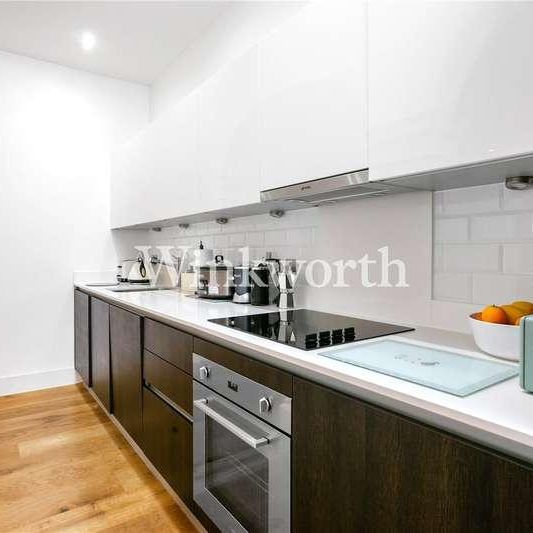 Prytaneum Court, Green Lanes, London, N13 - Photo 1