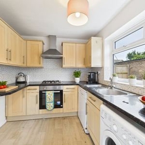 Farmers Way, Berkshire Farmers Way, Berkshire - Photo 3