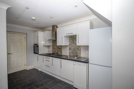 2 bed flat to rent in Richmond Road, South Shields, NE34 - Photo 5