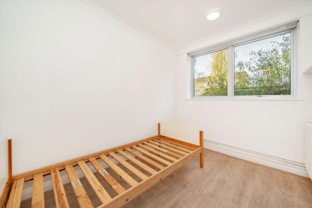 3 bedroom flat to rent - Photo 2