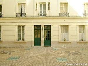 Logement à Paris, Location meublée - Photo 2