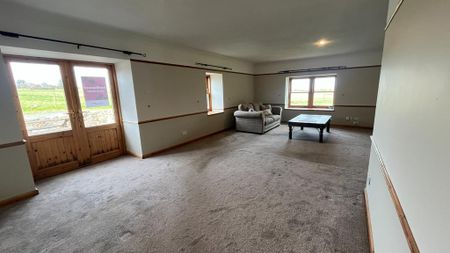 5 bedroom detached house to rent - Photo 2