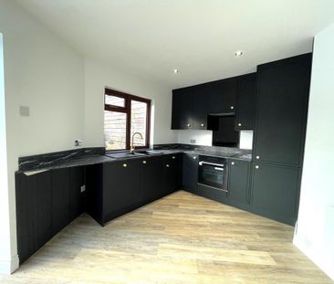 3 bedroom semi-detached house to rent - Photo 5