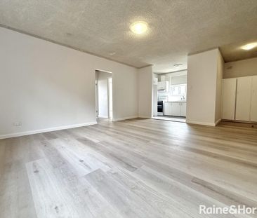 Spacious 2 Bedroom Apartment Fully Renovated - Photo 1