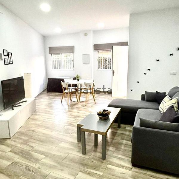 Alquiler de estudio en Calle Palma del Río, 22 - Photo 1