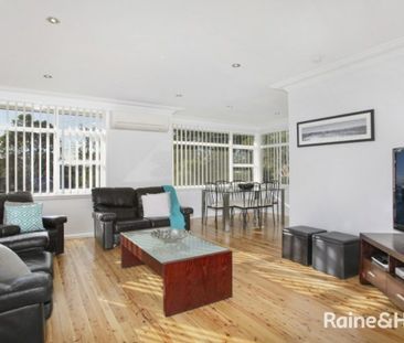 Spacious 3 Bedroom House - Photo 1