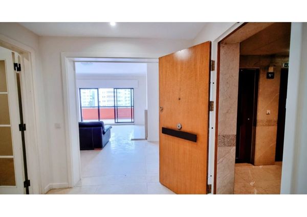 Apartamento T5 em Lisboa