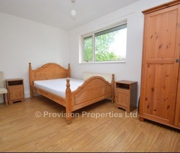 2 Bedroom Student Houses in Leeds - Photo 4