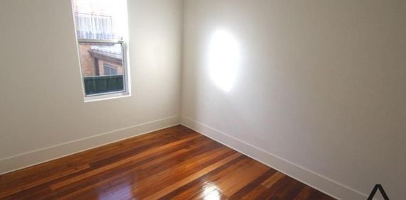 Spacious three bedroom home. - Photo 2