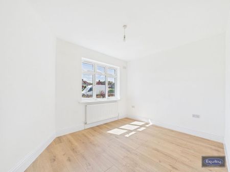 3 bedroom semi-detached bungalow to rent - Photo 4