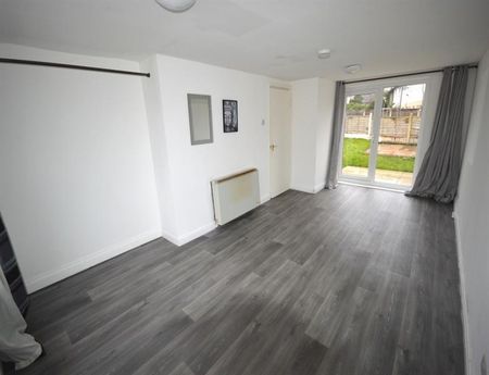 1 Bedroom Apartment To Let - Photo 3