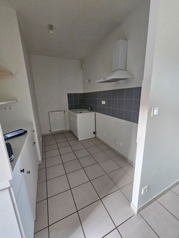 Location Appartement 4 pièces 7m² ROMANS SUR ISERE 26100 - Photo 2