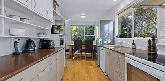 4 bedroom plus external rumpus in beautiful Bayview. - Photo 2