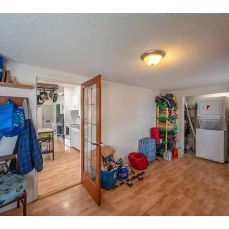 Penticton 2 bedroom house w secure garage - Photo 3