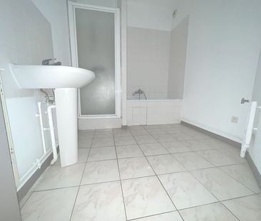 Location Appartement 3 pièces 77m² LONGWY 54400 - Photo 3