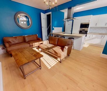 4 bedroom terraced house to rent - Photo 2