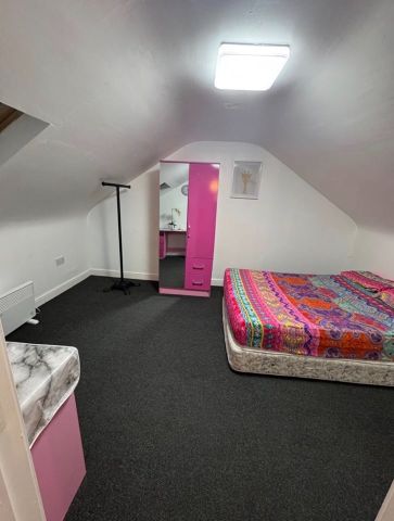 1 Bed Flat, Ilford, IG3 - Photo 2