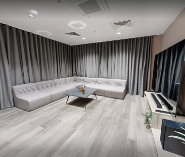 Classic Studio Mid Floor - Photo 1