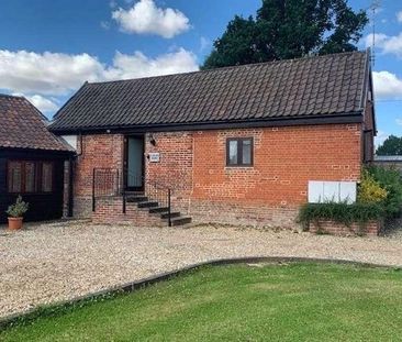 Saxlingham Thorpe, NR15 - Photo 2