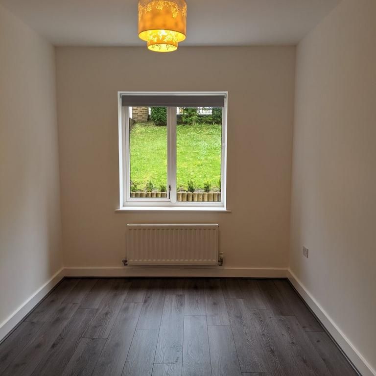 3 bedroom flat to rent - Photo 1