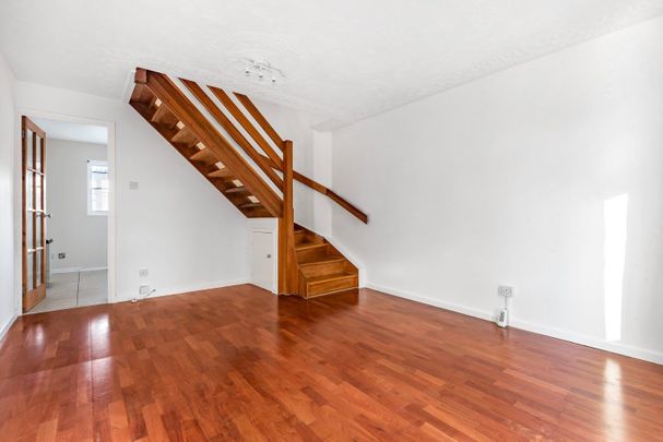 Fortune Walk, London, SE28 - Photo 1