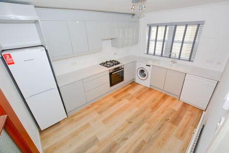 3 bedroom terraced house to rent - Photo 5