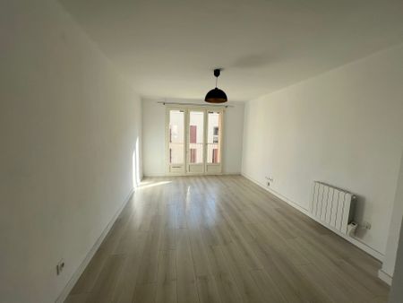 Location Appartement 3 pièces 54m² MARSEILLE 5ème - Photo 2