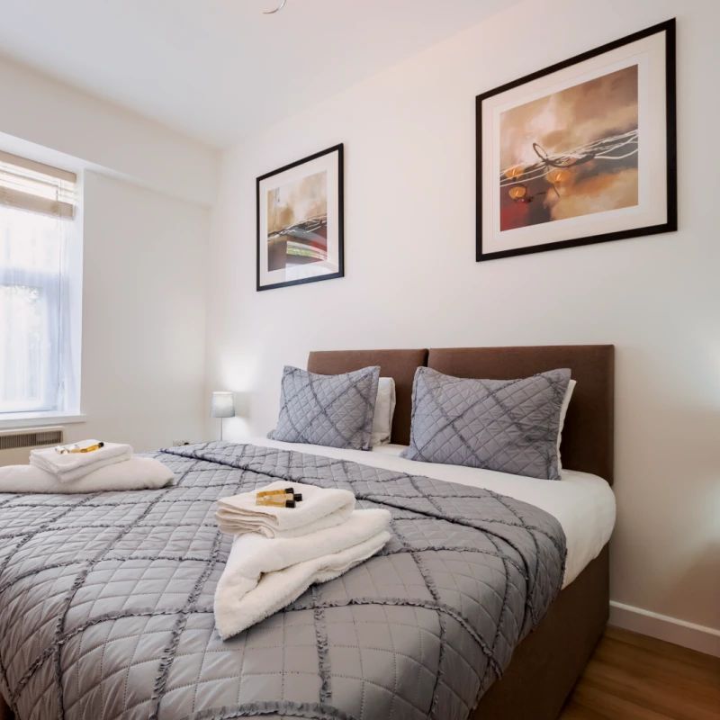 2 bedroom 1 bathroom - Photo 1